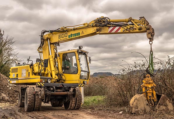 二手推土机购买指南:选购注意事项及技巧